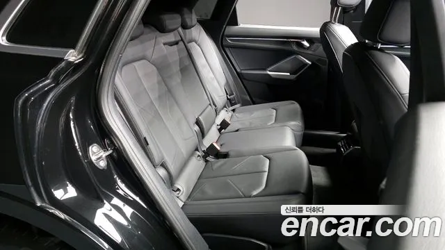 Audi Q3 2023 — фото 18