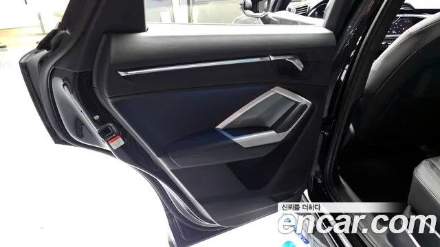 Audi Q3 2023 — фото 15