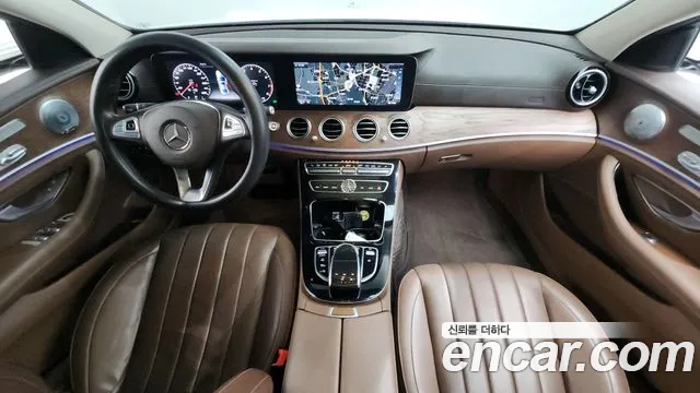 Mercedes-Benz E-Class 2017 — фото 7