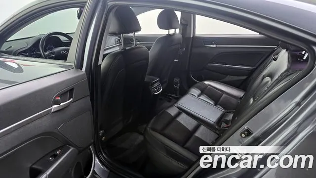 Hyundai AVANTE 2019 — фото 18