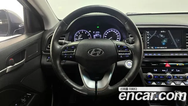 Hyundai AVANTE 2019 — фото 20