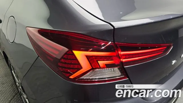 Hyundai AVANTE 2019 — фото 9