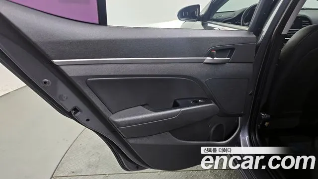 Hyundai AVANTE 2019 — фото 15