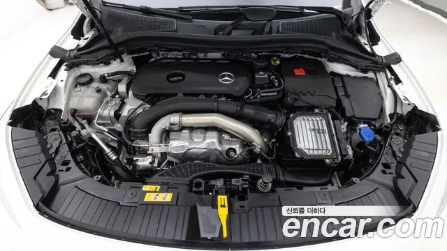 Mercedes-Benz GLA-Class 2025 — фото 6