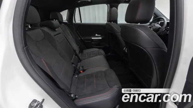 Mercedes-Benz GLA-Class 2025 — фото 13