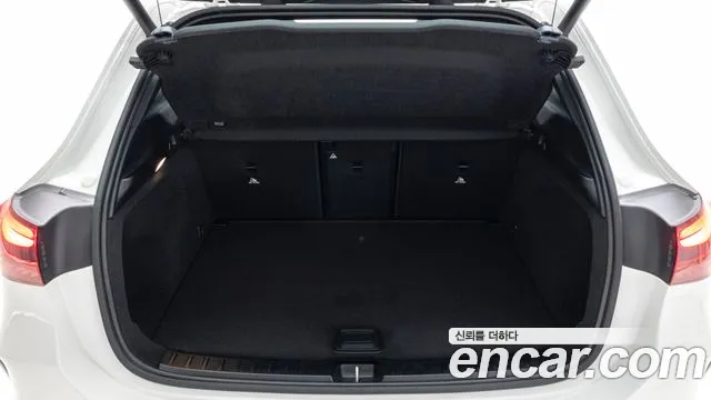 Mercedes-Benz GLA-Class 2025 — фото 20