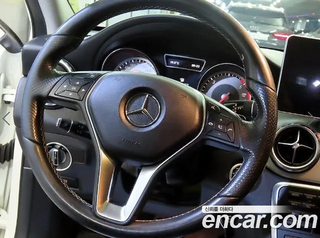 Mercedes-Benz GLA-Class 2015 — фото 8