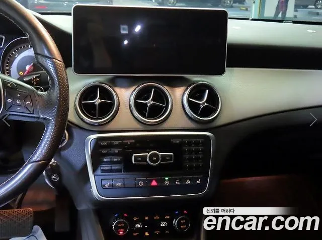 Mercedes-Benz GLA-Class 2015 — фото 11
