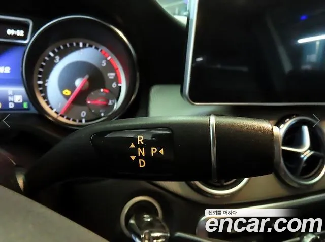 Mercedes-Benz GLA-Class 2015 — фото 12