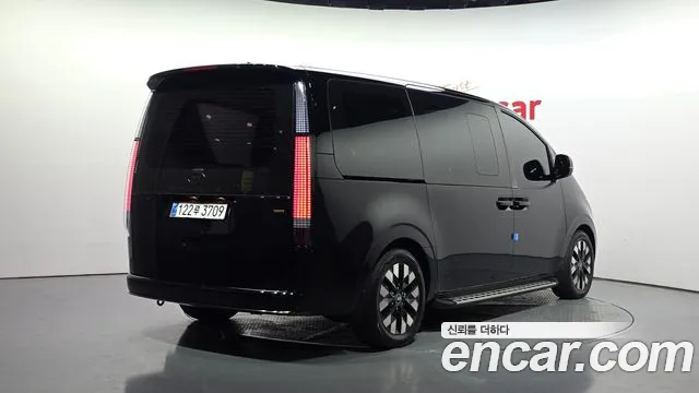 Hyundai Staria 2025 — фото 2