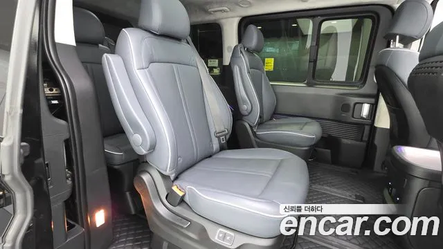 Hyundai Staria 2025 — фото 12
