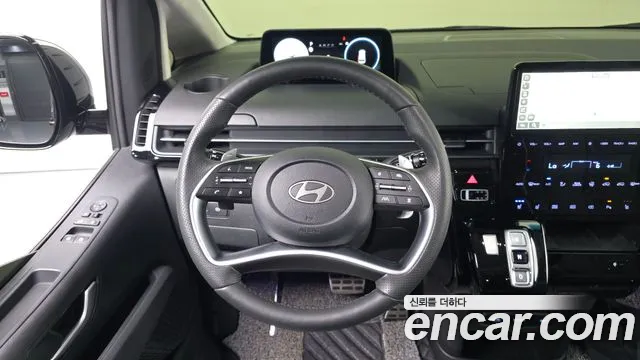 Hyundai Staria 2025 — фото 14