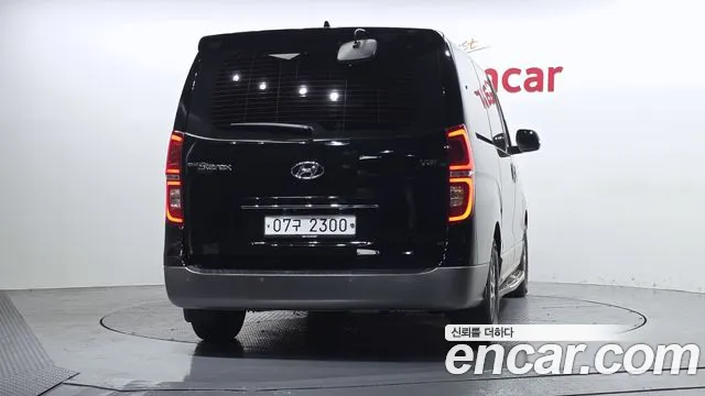 Hyundai Starex 2019 — фото 4