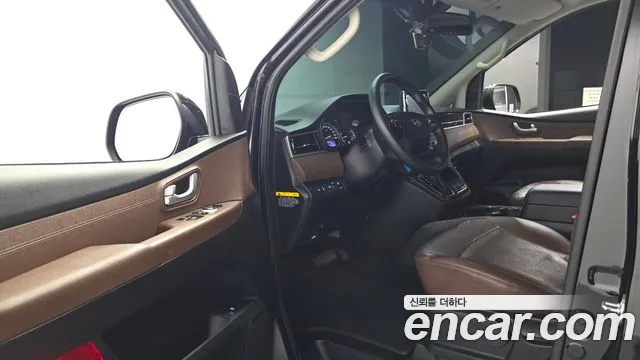 Hyundai Starex 2019 — фото 13