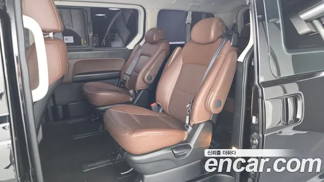 Hyundai Starex 2019 — фото 18
