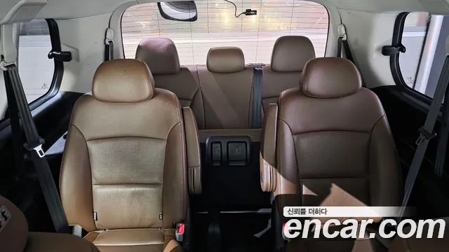 Hyundai Starex 2019 — фото 19