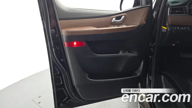 Hyundai Starex 2019 — фото 14