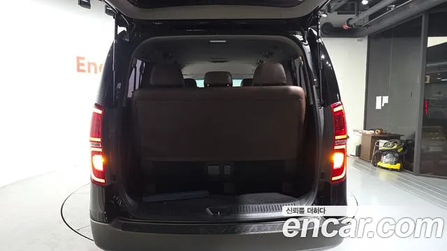 Hyundai Starex 2019 — фото 28