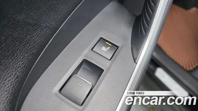 Toyota RAV4 2025 — фото 24