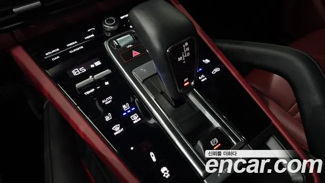 Porsche Cayenne 2023 — фото 12