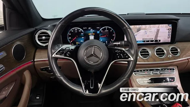 Mercedes-Benz E-Class 2021 — фото 13