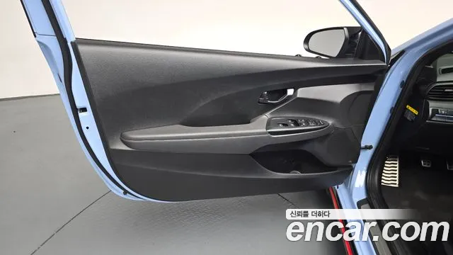 Hyundai Veloster 2019 — фото 14