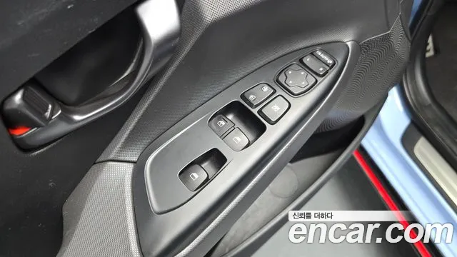 Hyundai Veloster 2019 — фото 28