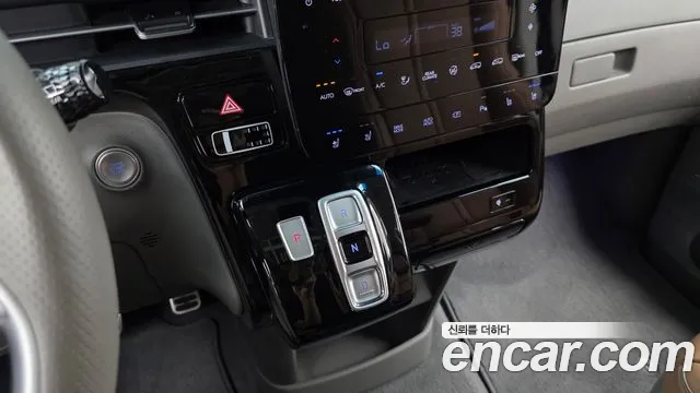 Hyundai Staria 2024 — фото 9