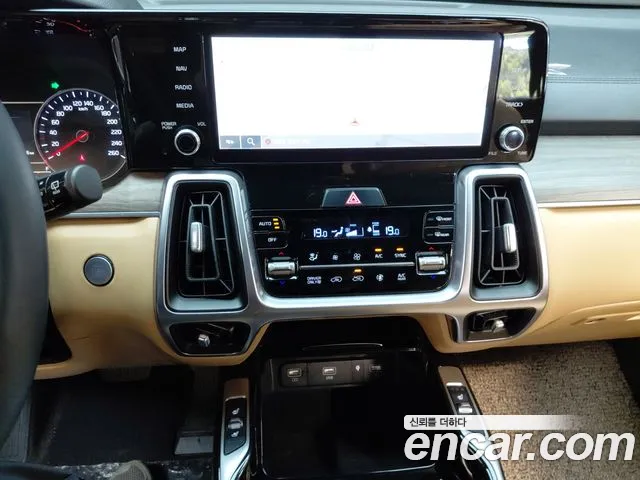 Kia Sorento 2023 — фото 29