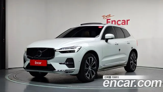 Volvo XC60 2023 — фото 1