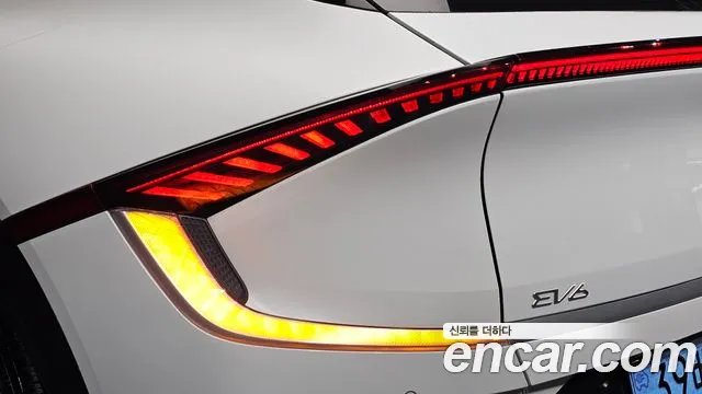 Kia EV6 2022 — фото 9