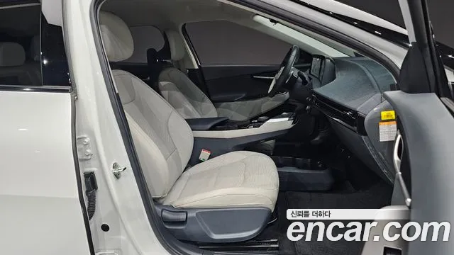 Kia EV6 2022 — фото 16