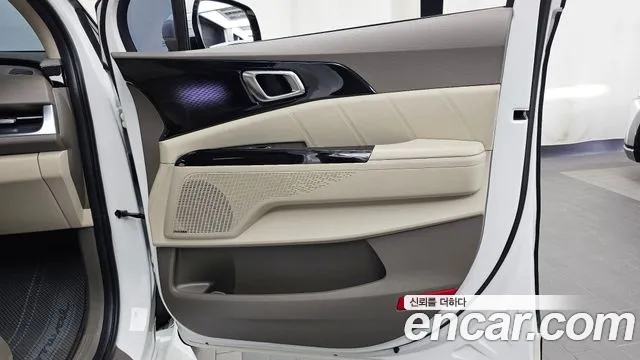 Kia Canival 2023 — фото 15