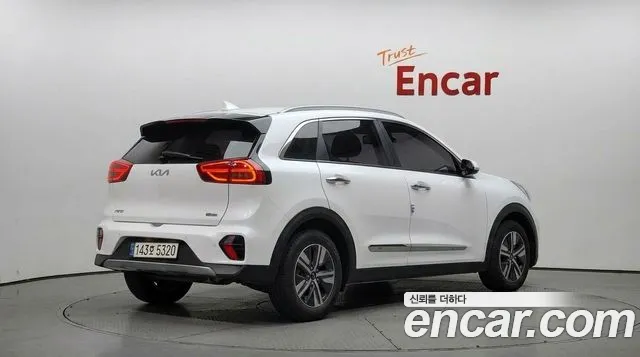 Kia Niro 2022 — фото 2