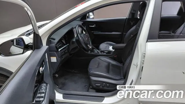 Kia Niro 2022 — фото 13