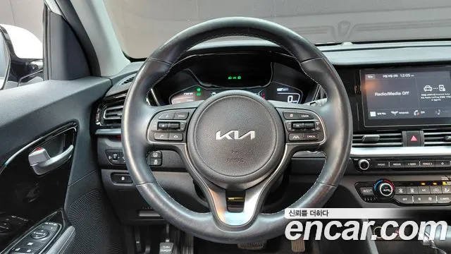 Kia Niro 2022 — фото 21