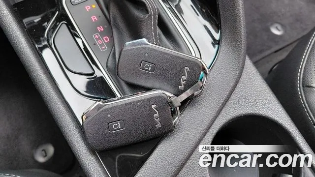 Kia Niro 2022 — фото 30