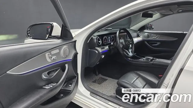 Mercedes-Benz E-Class 2019 — фото 10