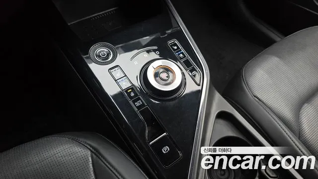 Kia Niro 2023 — фото 9
