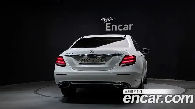 Mercedes-Benz E-Class 2018 — фото 4