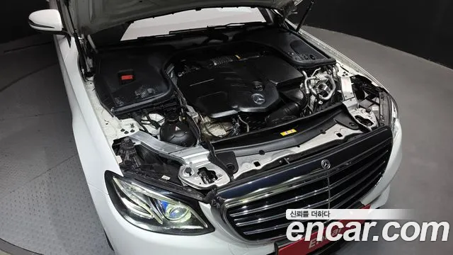 Mercedes-Benz E-Class 2018 — фото 6