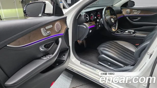 Mercedes-Benz E-Class 2018 — фото 10