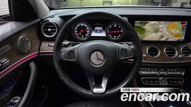 Mercedes-Benz E-Class 2018 — фото 13