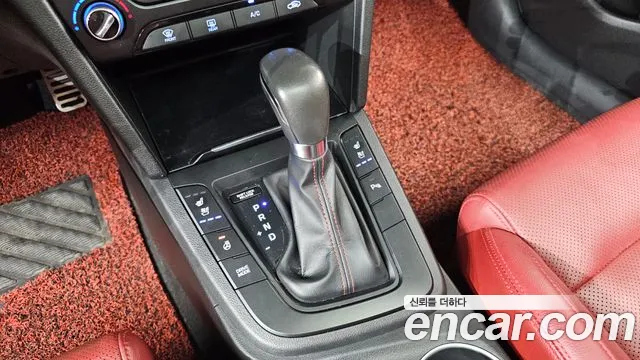 Hyundai AVANTE 2017 — фото 12