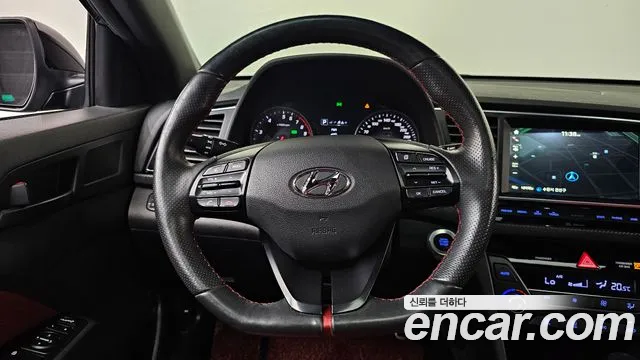 Hyundai AVANTE 2017 — фото 21