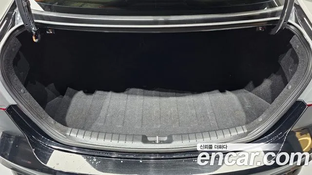 Hyundai AVANTE 2017 — фото 26