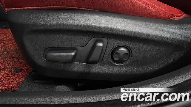 Hyundai AVANTE 2017 — фото 30