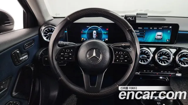 Mercedes-Benz A-Class 2019 — фото 18