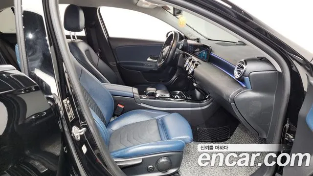 Mercedes-Benz A-Class 2019 — фото 16