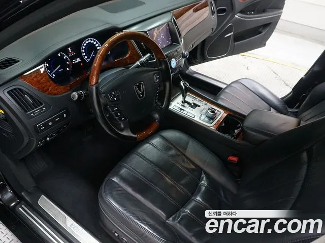 Hyundai Equus 2012 — фото 10